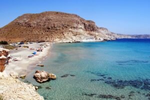 Descubre la belleza oculta: La increíble Cala del Plomo en Almería