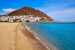 Descubre la espectacular Playa de San José en Almería